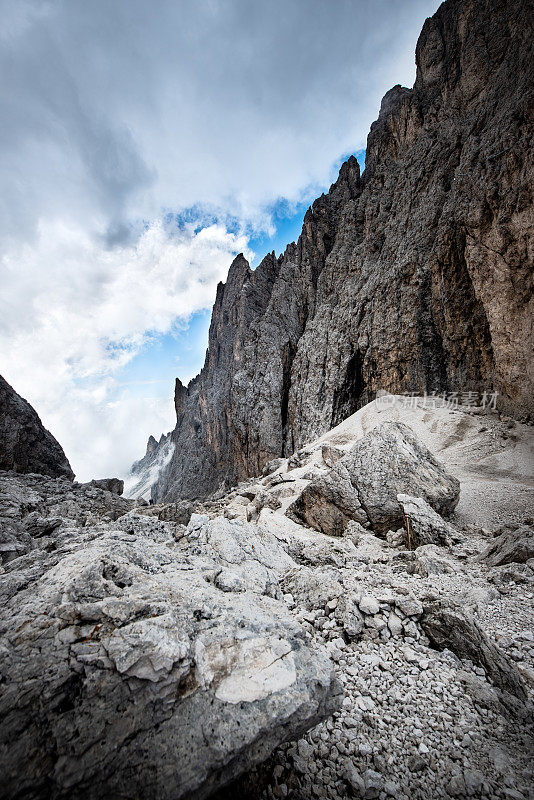 意大利Trentino上阿迪杰:Dolomites - Sella Pass, Saslonch Pass